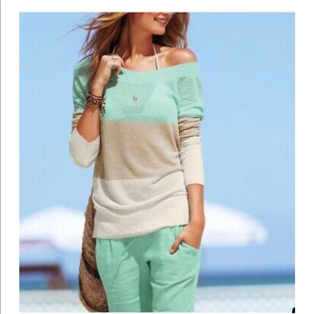 Victoria’s Secret linen blend long sleeve top